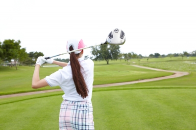 여성 골프, 유연하나 근력 약해 부상 주의!