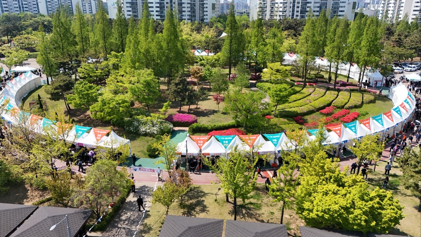 2025년 시흥시 대규모 채용박람회, 3,500여 명 방문 성료