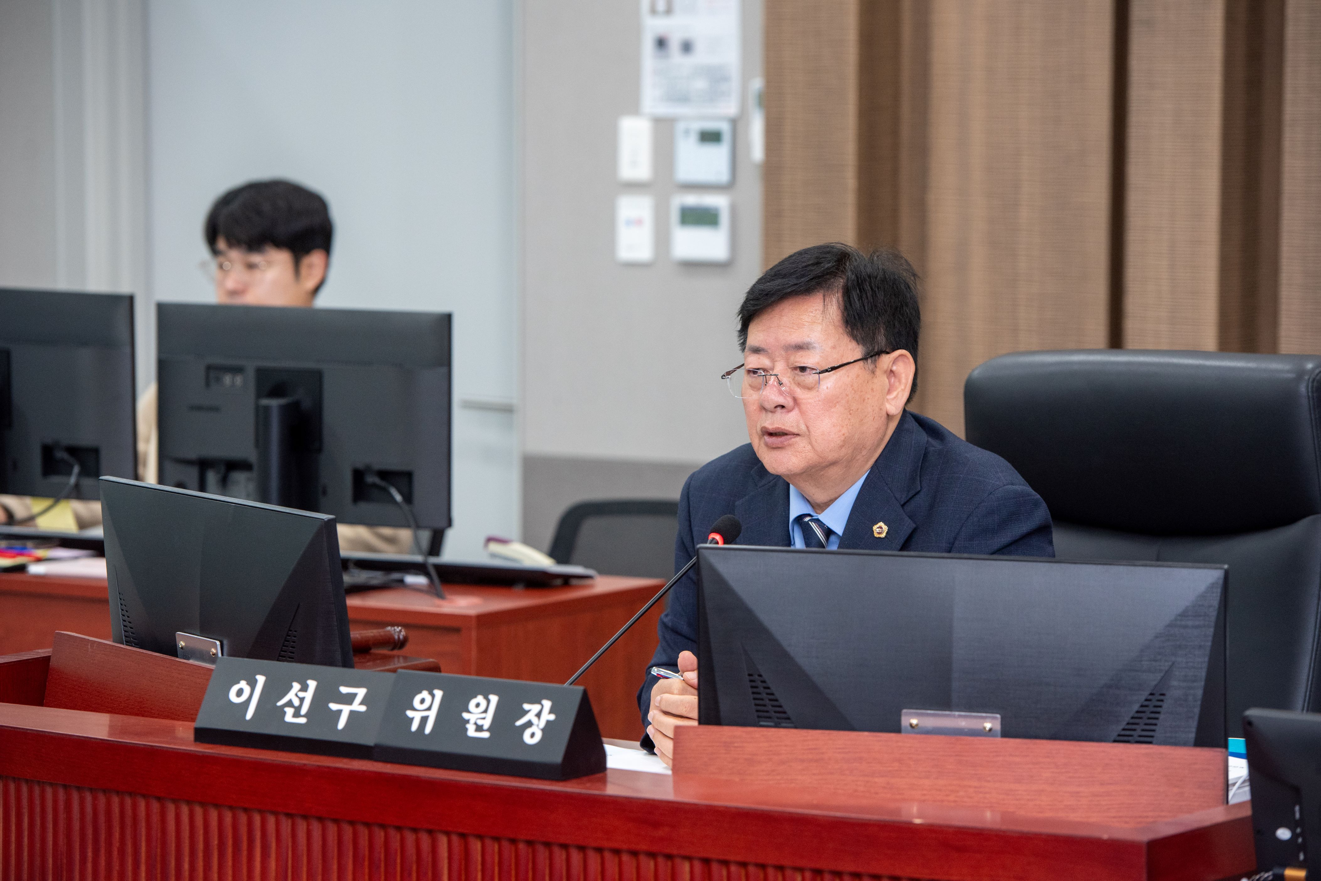 ̼ ǿ,   ٷ     Ű ϡ