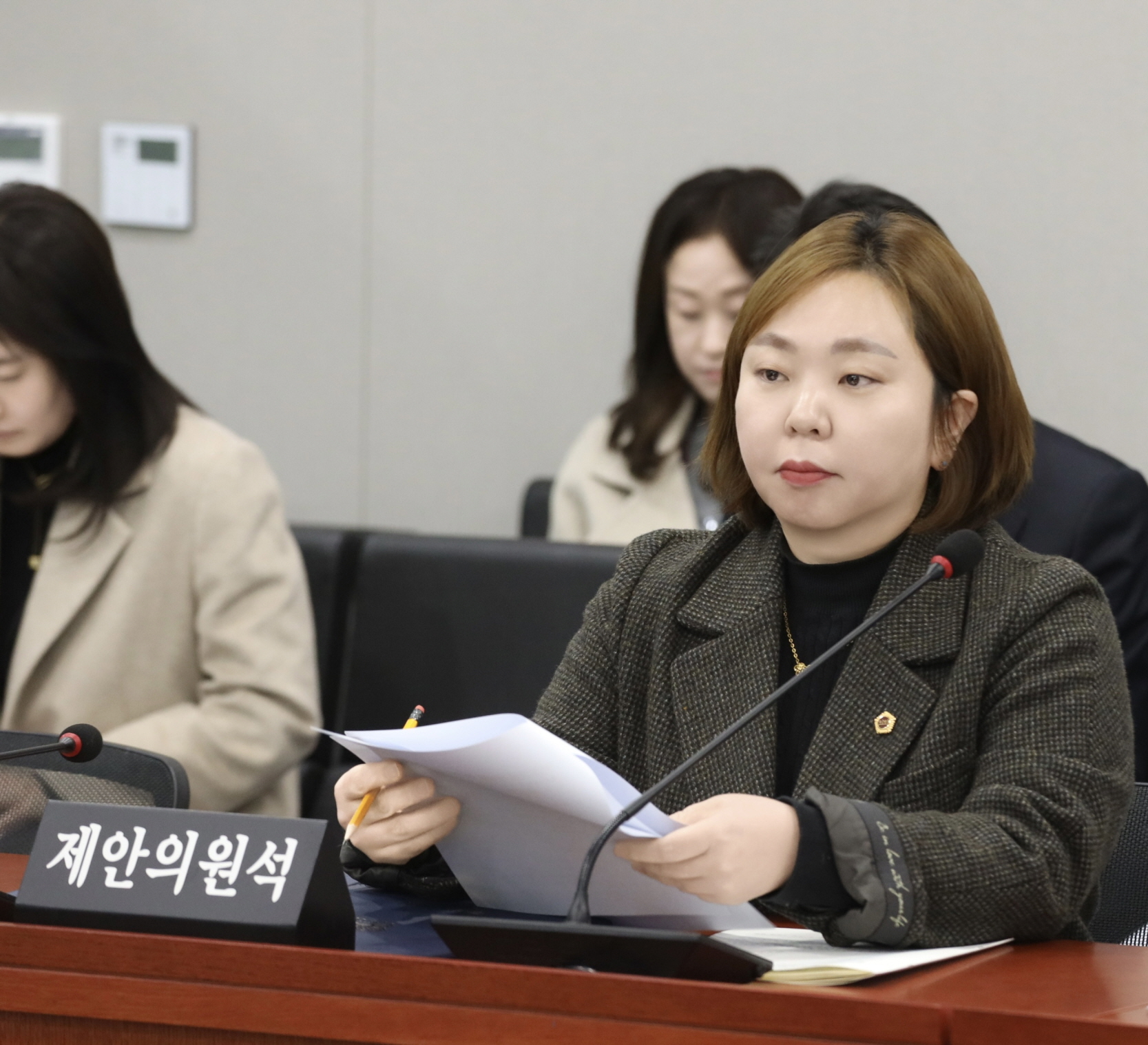 ���ڿ� �ǿ�, �б������� ���� ���ʾ� ��ȸ�� ���...�������κ��� �������� �л� ������