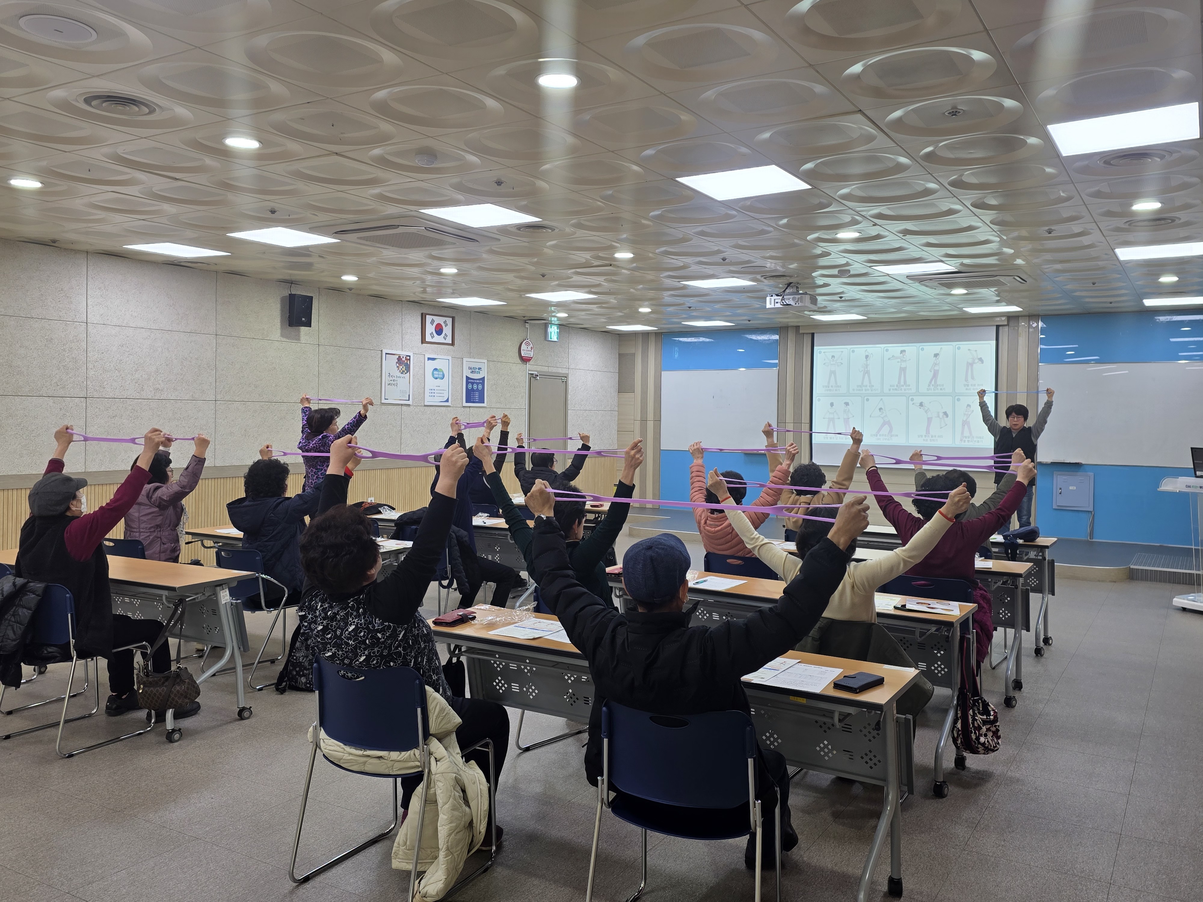 ��õ��, ���� �ǰ����� ���α׷� ��ưư �ôϾ� ����� 1�⡯ ����