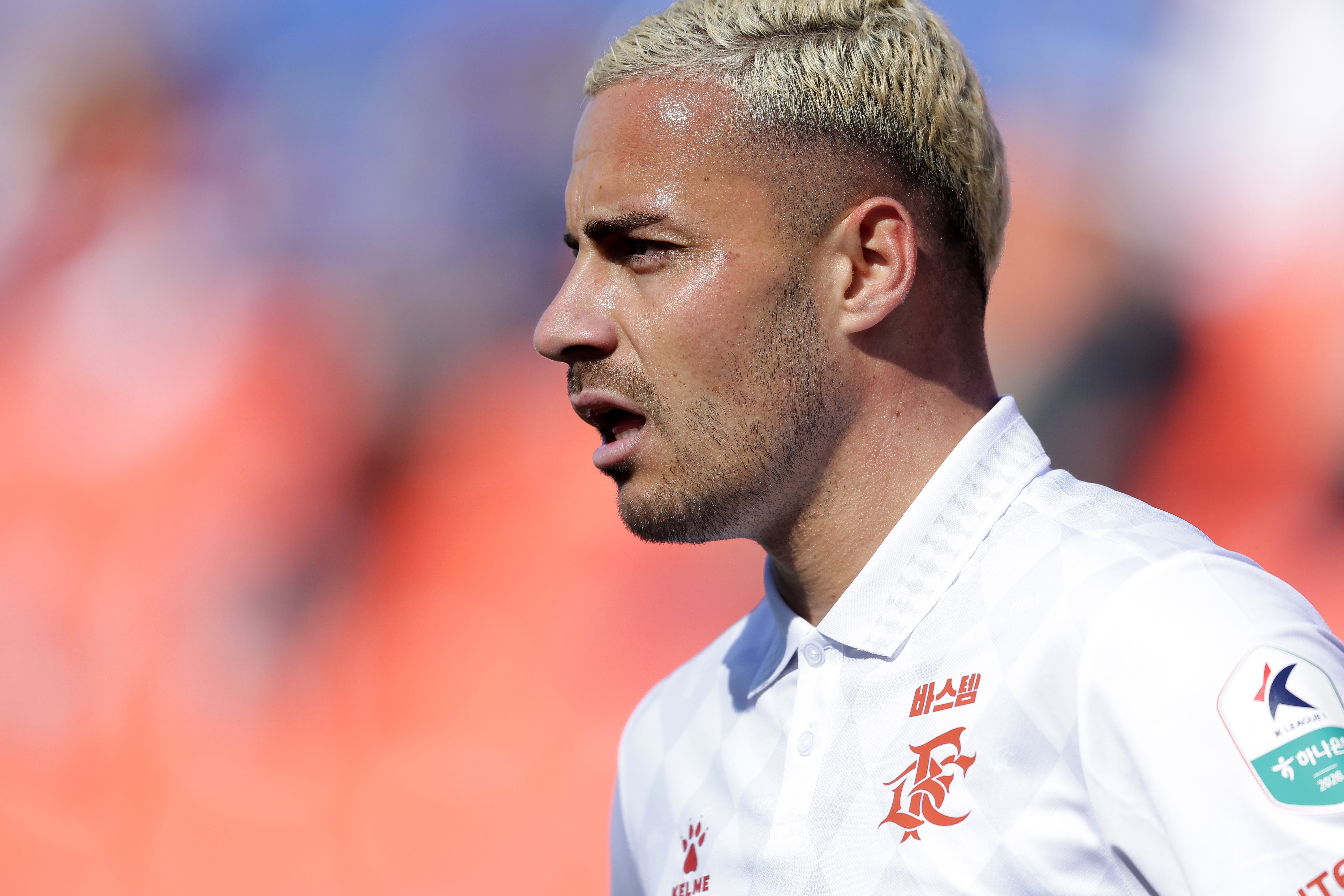 ��õFC1995, �ٻ�� ���ͷ� ����� �Ҿ� �츰��